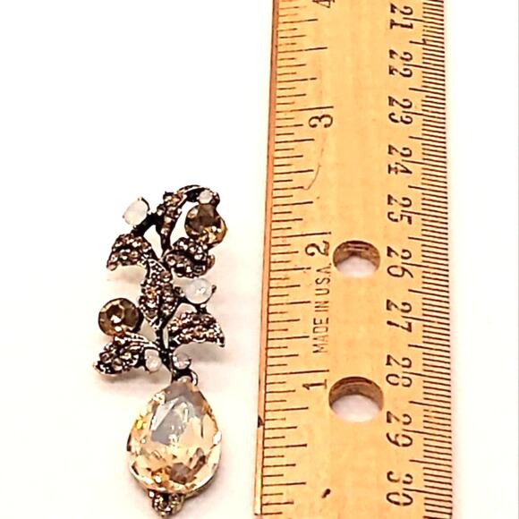 Statement post rhinestone earrings teardrop topaz color - Picture 3 of 3